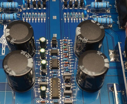 Усилитель ZAPCO Z-150.4 II. Цена – 109&nbsp;990 руб. фото 2