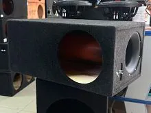 *Короб под сабвуфер 12 с трубой (люкс). Цена – 3 990 руб.